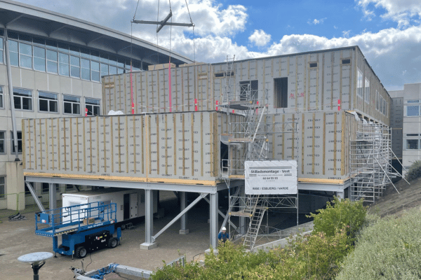 Modulbyggeri - 42 moduler samlet til ny paskontrol i Billund Lufthavn
